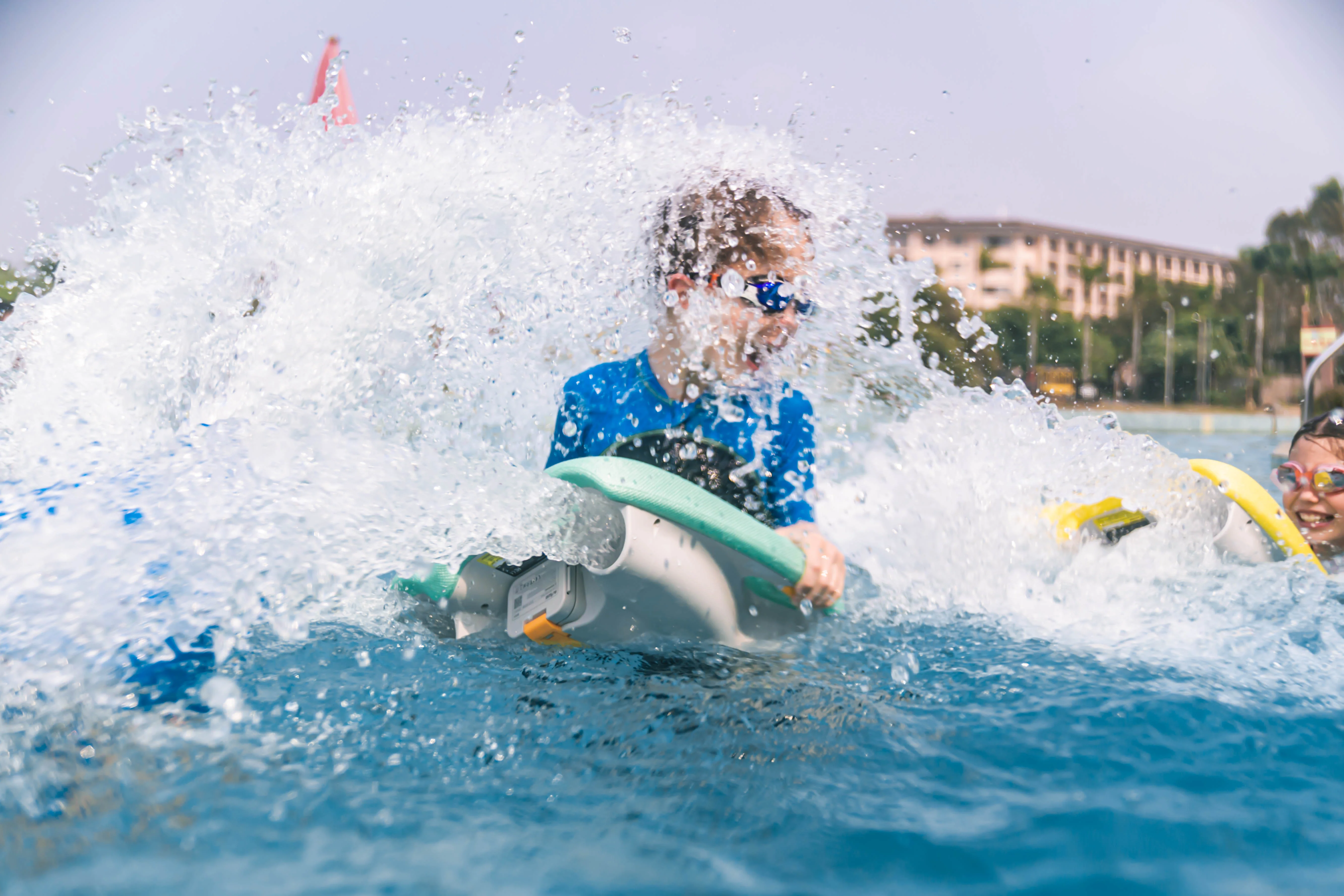 CRONY EL-KB-01 Electric float board Water Swimming Pool Toys Foam Floating training aid exercise equipment board Electric Diving Under Water Sea Scooter - Image 7