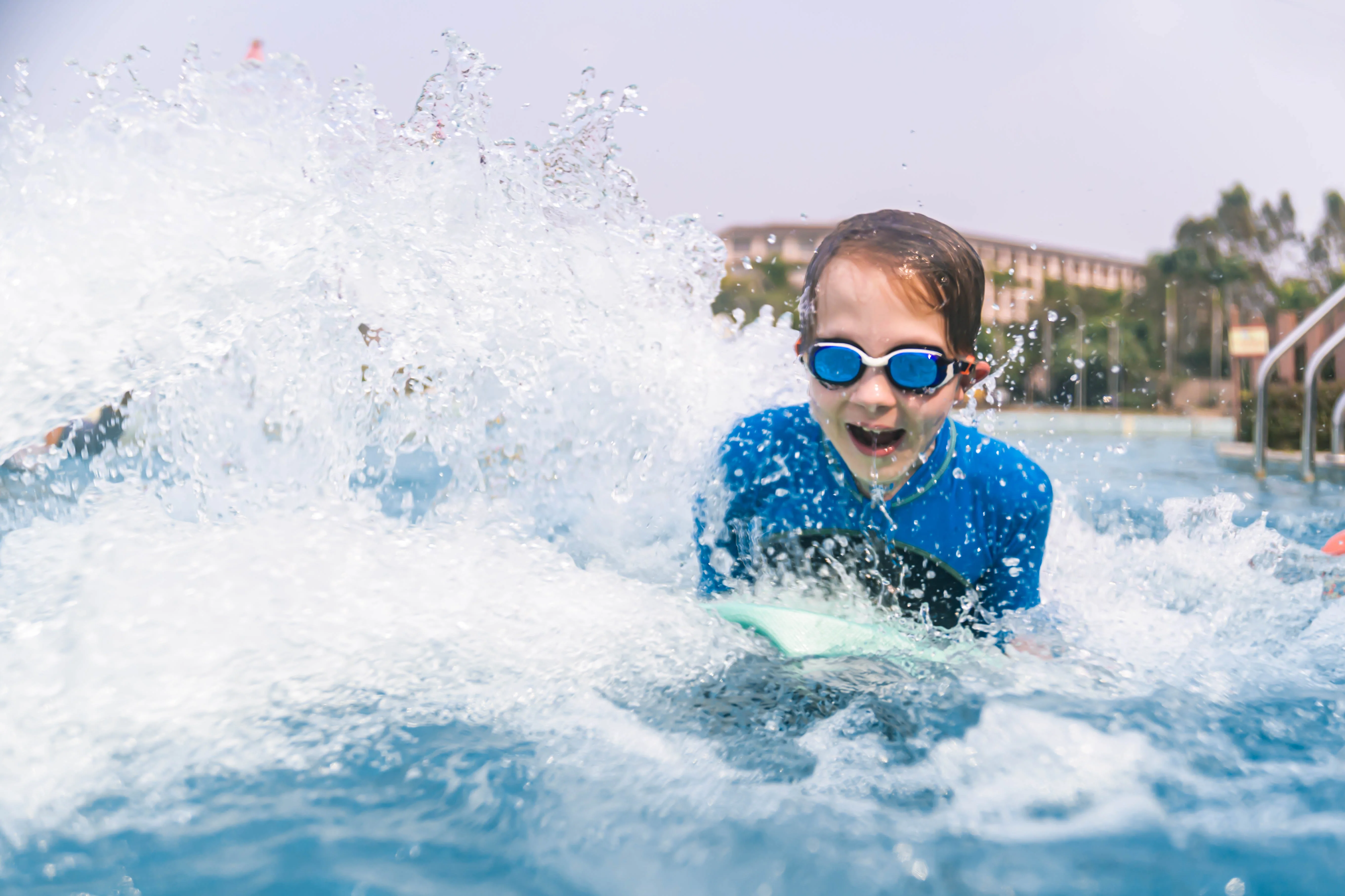 CRONY EL-KB-01 Electric float board Water Swimming Pool Toys Foam Floating training aid exercise equipment board Electric Diving Under Water Sea Scooter - Image 8