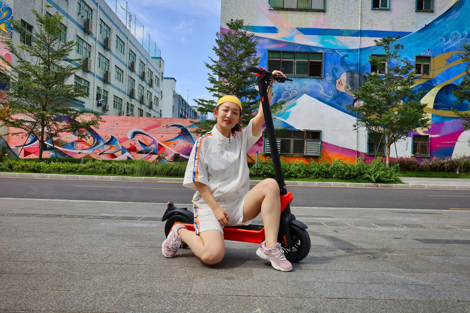 CRONY X9 Plus Folding E-scooter 500W 36V 15.6AH 35-65KM Range Disc Brakes Aluminum Alloy Frame LCD Display LED Headlamp Easy Folding - Image 10