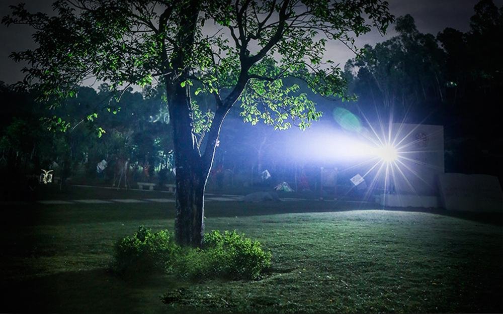 H04-T01 Solar Powered Tactical Flashlight Multi Function Outdoor Car LED Flashlight Ultra Bright Torch Light, with Safety Hammer - Image 6