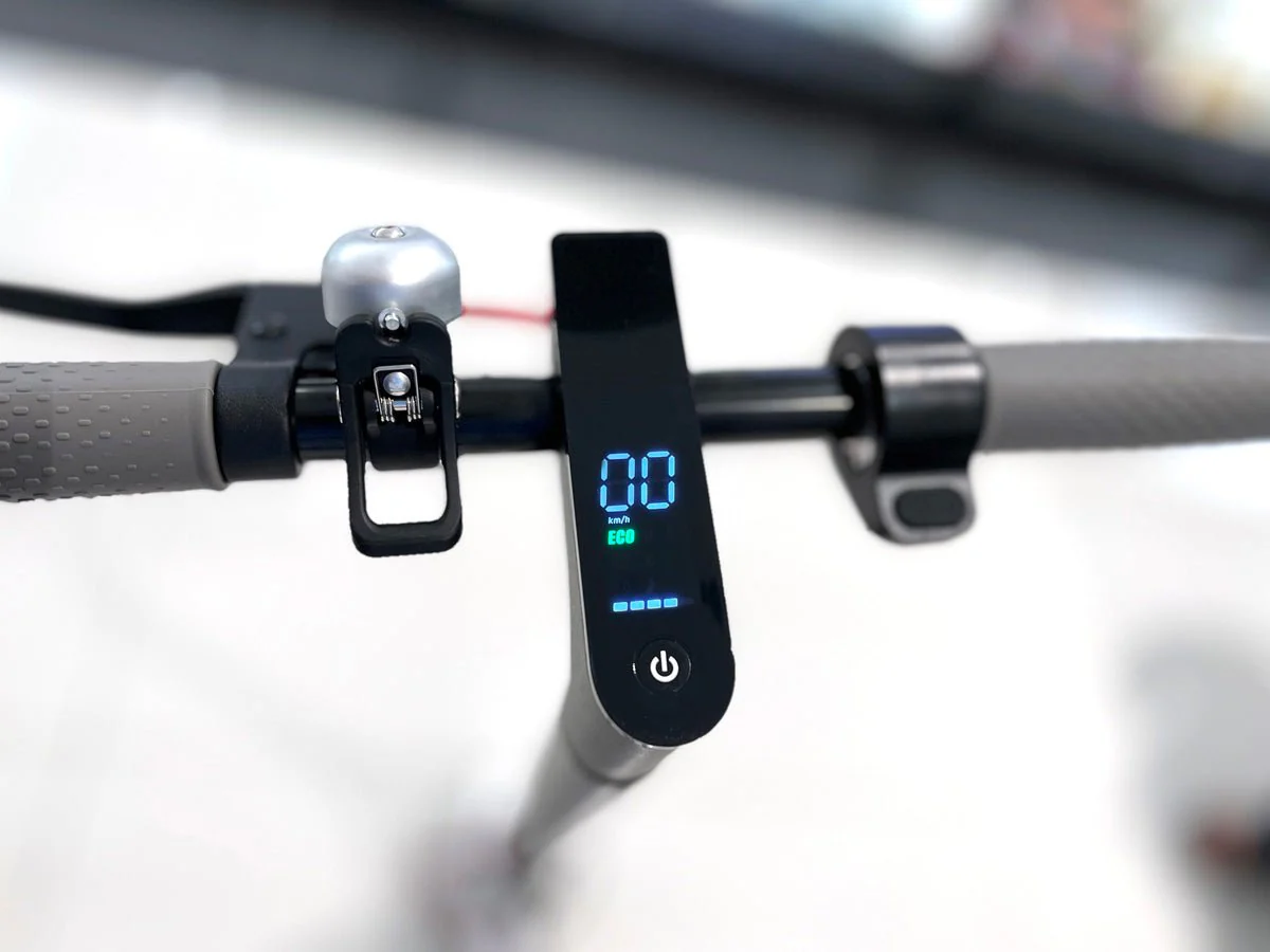 CRONY M365 Electric Scooter with 250W Motor 36V Battery App Connectivity 25-45 KM/H Speed Quick Easy Folding Rear Disc Brake | White - Image 4